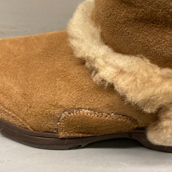 SUNBURST UGGS, Size 8, Great condition outside the repaired rip that was fixed. - Picture 8 of 15